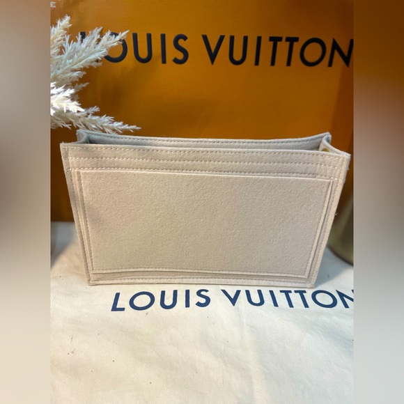 Louis Vuitton Bag and Wallet - Picture 14 of 14
